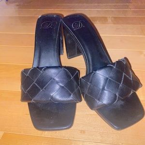 ✨2for22$ Criss cross heels